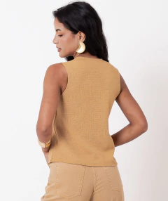 blusa decote v tricot camel