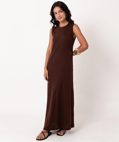 vestido longuete canelado marrom