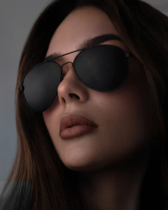 Imagen de Lentes de Sol Aviador Aquila Negros Oscuros & Patillas de Madera - Polarizados UV400 Unisex