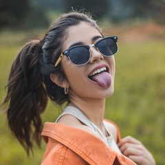 Lentes de Sol Tigris Negros Oscuros & Patillas de Bambú - UV400 Unisex