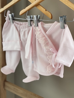 Ajuar 3 piezas, Algodón Pima, COLOR ROSA CON PUNTILLA DE TUL. - Arco Iris bebes