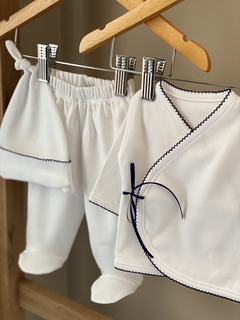 Ajuar 3 piezas, Algodón Pima, BLANCO PICOT AZUL. - comprar online