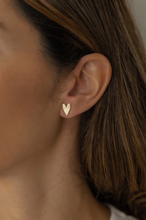 Brinco coração ouro pequeno