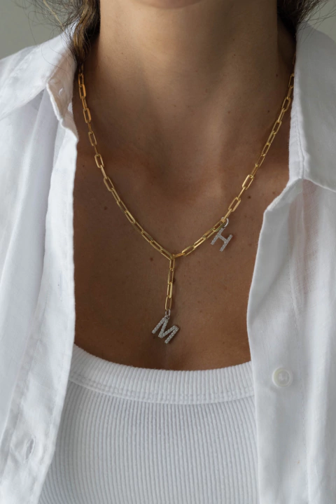 Colar gravata 2 letras personalizado mix banho