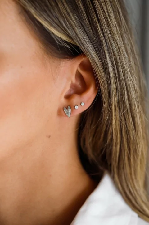 Brinco coração cravejado ródio pequeno