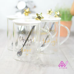 Taza de vidrio Do all thing with love - comprar online