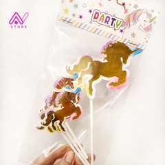 Topper con stamping Unicornio