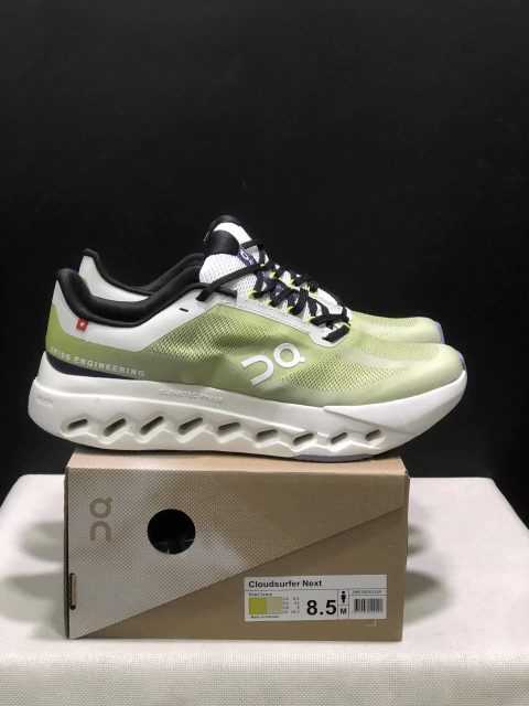 On Cloudsurfer Next - comprar online