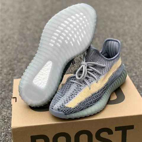 Tênis Yeezy Boost 350 V2 'Ash Blue'