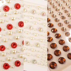 Plancha autoadhesivas strass, gemas para cara y cuerpo⁣ - comprar online