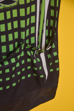 (G) Blusa Muhu ciclismo - 3 brechó