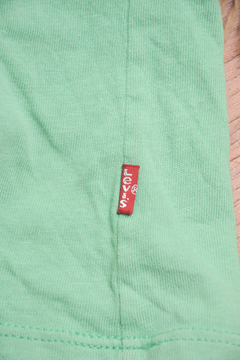 (M) Levis tee na internet