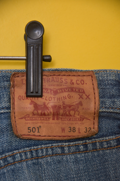 (50) Levi’s 501 na internet
