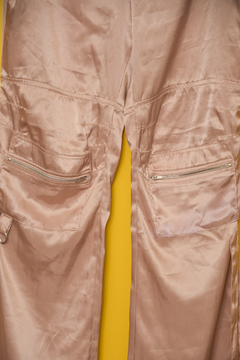 (36) Calça y2k dourada na internet