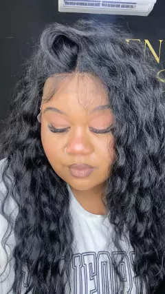 Lace Front Bella - Preta na internet