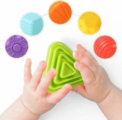 CUBO CON ELASTICOS Y FORMAS GEOMETRICAS - Juguetería Aladino