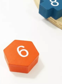 RELOJ DE MADERA CON FORMAS GEOMETRICAS - tienda online