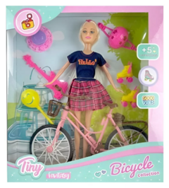 TINY FANTASY Y SU BICICLETA en internet