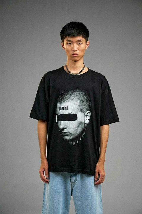 Remera CONNOR Negra 023