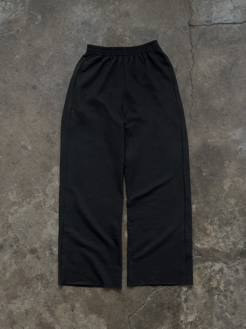 Sweatpants Open Hem Negro thumbnail 3