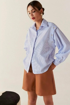 Camisa Marina Listrada Botões Dourados