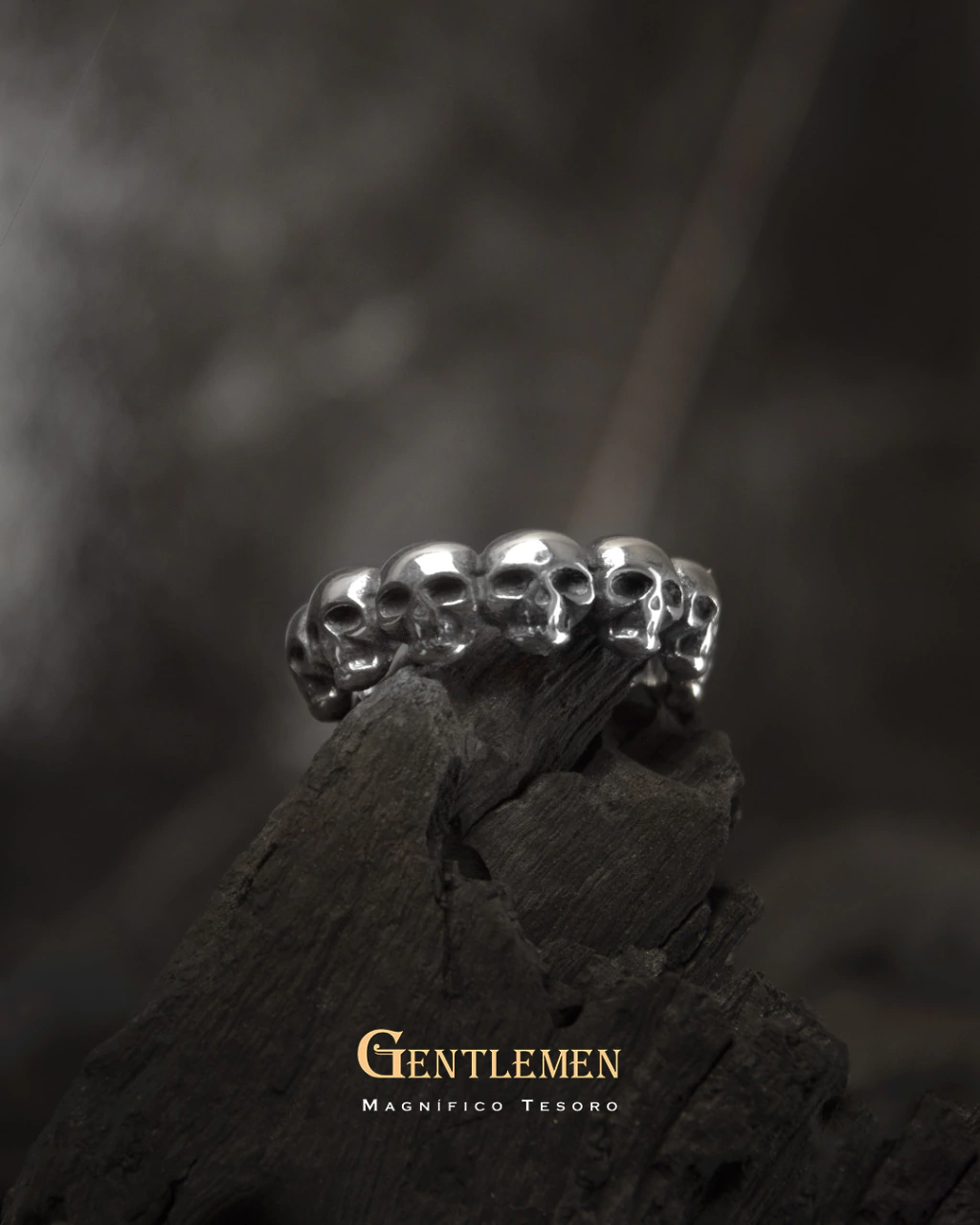 Anillo Spiral Skulls