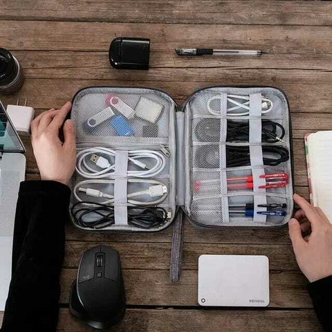 BOLSO ORGANIZADOR DE CABLES Y ACCESORIOS