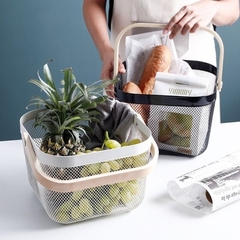 CANASTA CUADRADA DE METAL MANGO DE MADERA CHICA - tienda online