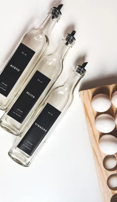 ACEITERA TRANSPARENTE 500ml x UNIDAD ETIQ NEGRA en internet