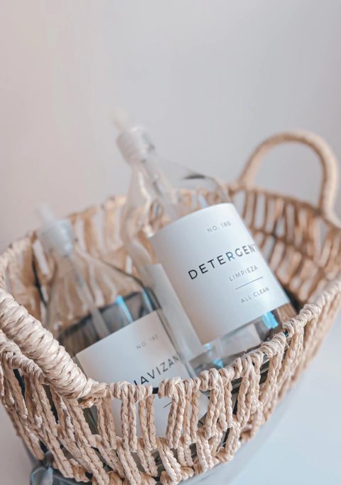 BOTELLON LAUNDRY CON PICO ETIQ BLANCA TRANSPARENTE 1 LITRO