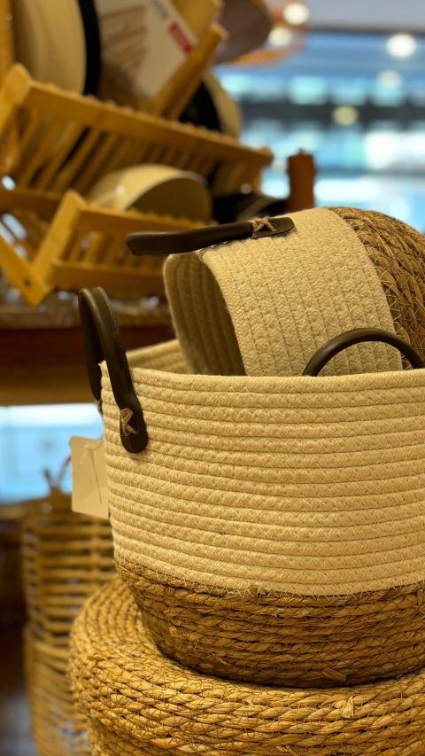 CANASTO BLANCO c/ BASE YUTE