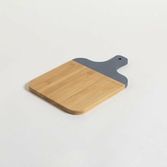 TABLA DE BAMBU CON MANGO BORDE GRIS 33 x 23 cm - comprar online