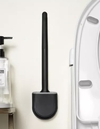 CEPILLO PARA BAÑO DE SILICONA NEGRO/BLANCO
