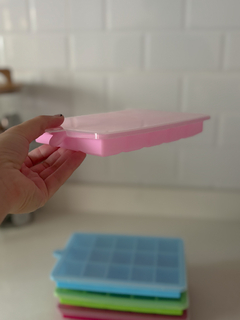 CUBETERA HIELOS DE SILICONA C/ TAPA