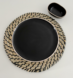 PLATO PLAYO BLACK CON BEIGE 27 cm - comprar online