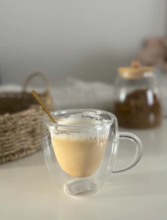 TAZA DOBLE VIDRIO CORAZON C/ ASA 350 ml - comprar online