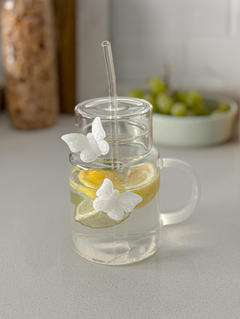 VASO DE VIDRIO CON TAPA Y SORBETE MARIPOSA WHITE 450 ml - comprar online