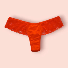 001804-CALCINHA FIO COM RENDA ATRÁS E LAÇOS