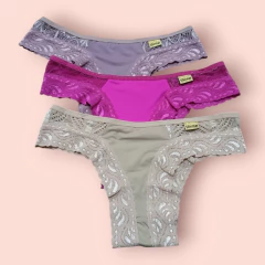 001849-CALCINHA TRADICIONAL COM RENDA NAS BORDAS - comprar online