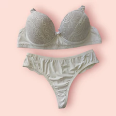 30-CONJUNTO SUZANA PLUS COM CALCINHA FIO na internet
