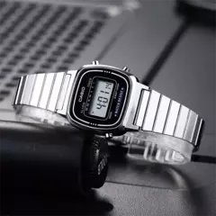 CASIO VINTAGE LA670WA-1DF