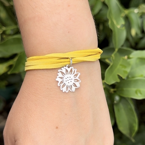 Pingente de Girassol em Prata 950 Tamanho Pulseira - comprar online