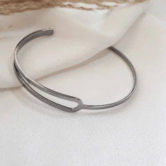 Bracelete liso vazado banhado a ródio negro