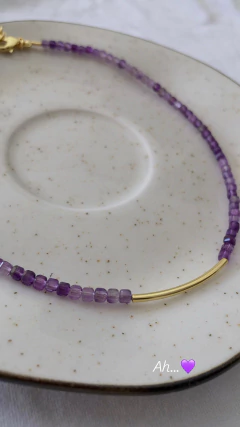 Colar choker ametistas cúbicas naturais banhado a ouro 18k na internet