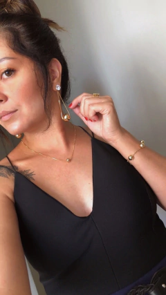 Pulseira de esferas lisas banhado a ouro na internet