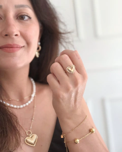 Imagem do Anel coração liso com pontos de zirconias banhado a ouro