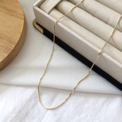 Colar longo malha rabo de rato liso banhado a ouro - comprar online