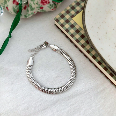 Pulseira malha esteira lisa banhada a ródio