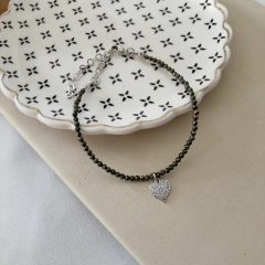 Pulseira de piritas naturais com pingente coração em Zircônias banhado a ródio