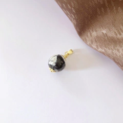 Pingente Ágata preta e branca banhado a ouro - comprar online